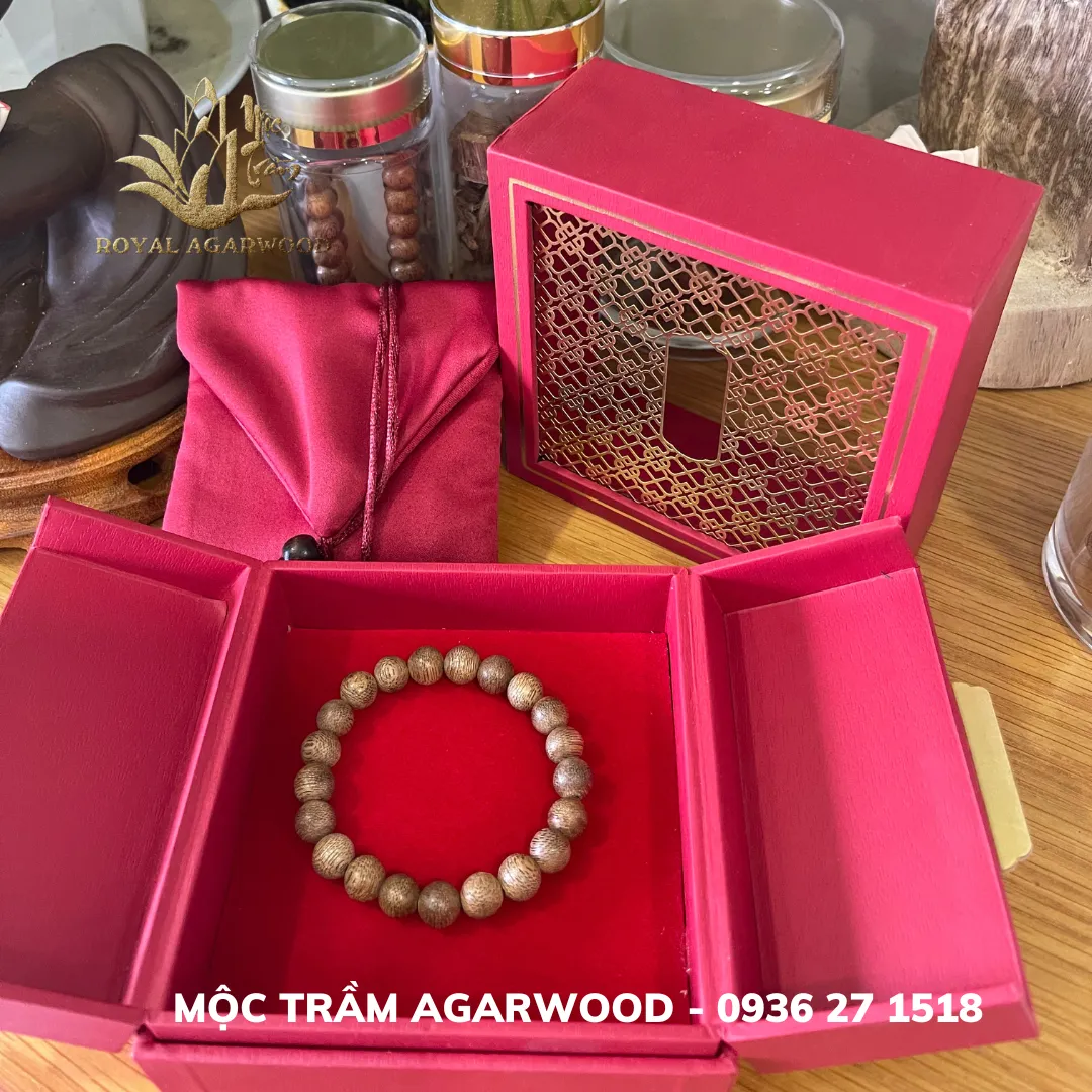 Premium 3-Layer Wooden Jewelry Box – Gold-Plated Frame Storage for Agarwood Bracelets &amp; Accessories